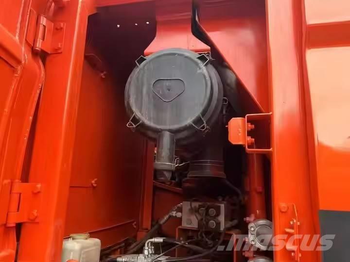 Doosan DX 225 LC Paletli ekskavatörler