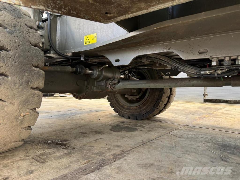 Sennebogen 825M E Atık taşıma araçları