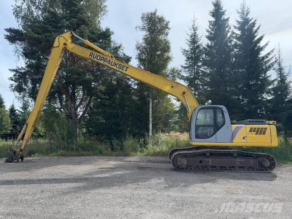 New Holland E 215 Uzun bomlu ekskavatörler