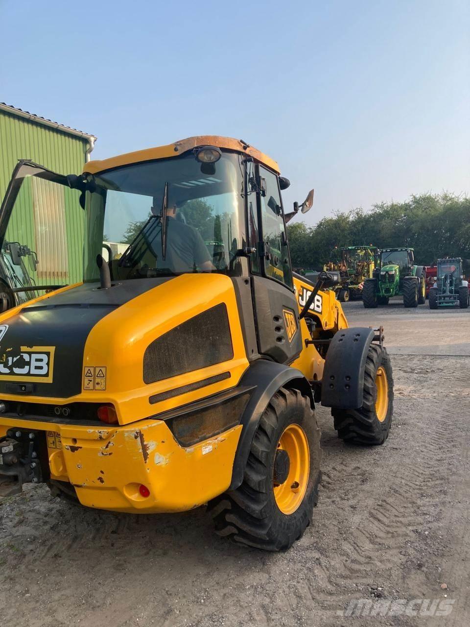 JCB TM 220 Tarimsal teleskopik yükleyiciler