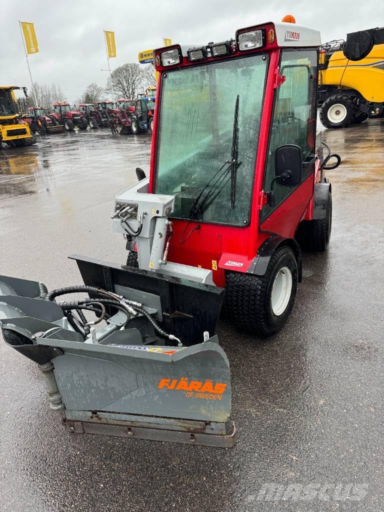 Timan Tool-Trac 245 Küçük araçlar