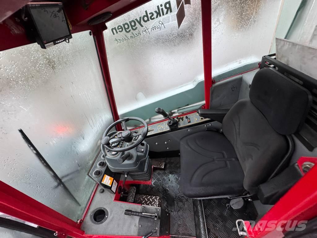 Timan Tool-Trac 245 Küçük araçlar