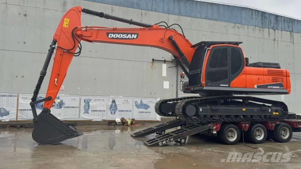 Doosan DX 225 LCA Paletli ekskavatörler