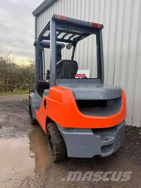 Toyota 8 FDF 30 Dizel forkliftler