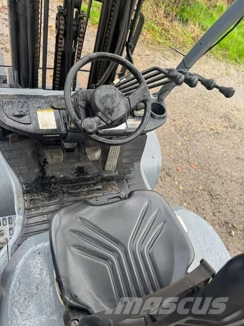 Toyota 8 FDF 30 Dizel forkliftler