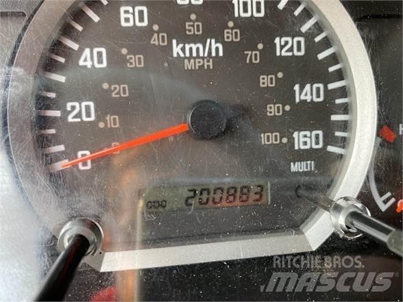 Isuzu NRR İçecek kamyonları