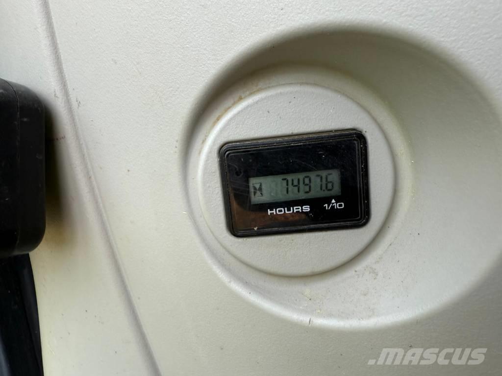 Kobelco SK 210 LC Paletli ekskavatörler