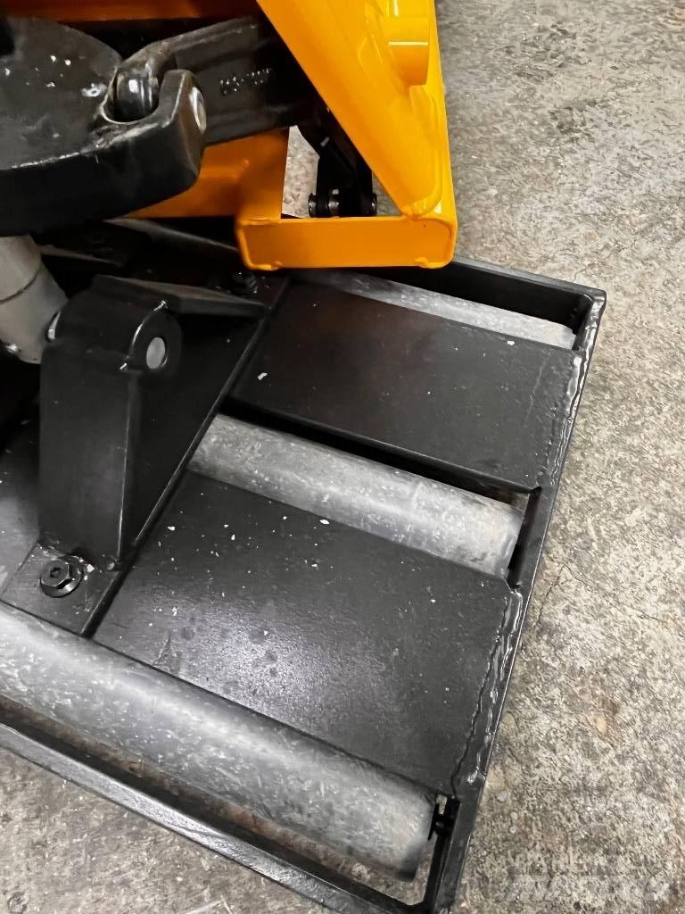  ROČNI VILIČAR Arazi tipi forklift