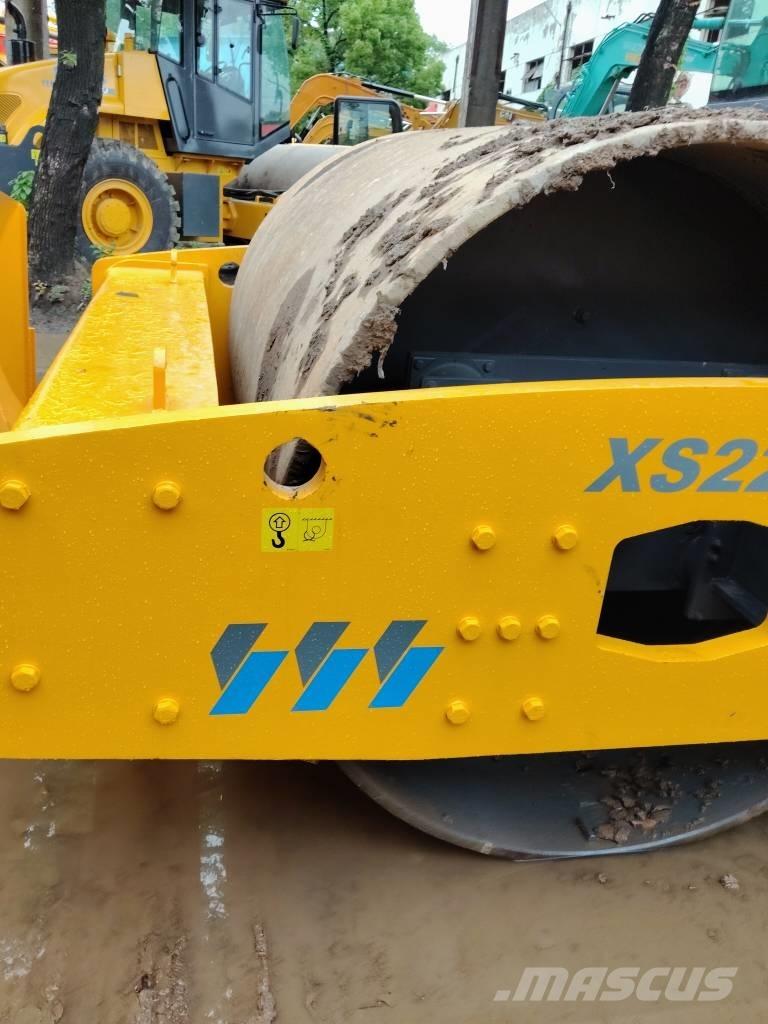 XCMG XS 223 J Tek tamburlu silindirler