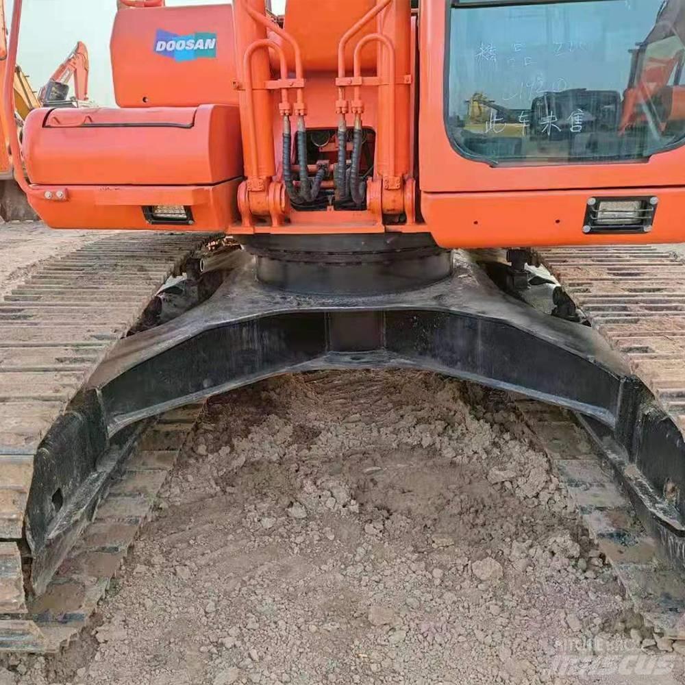 Doosan 225 Paletli ekskavatörler