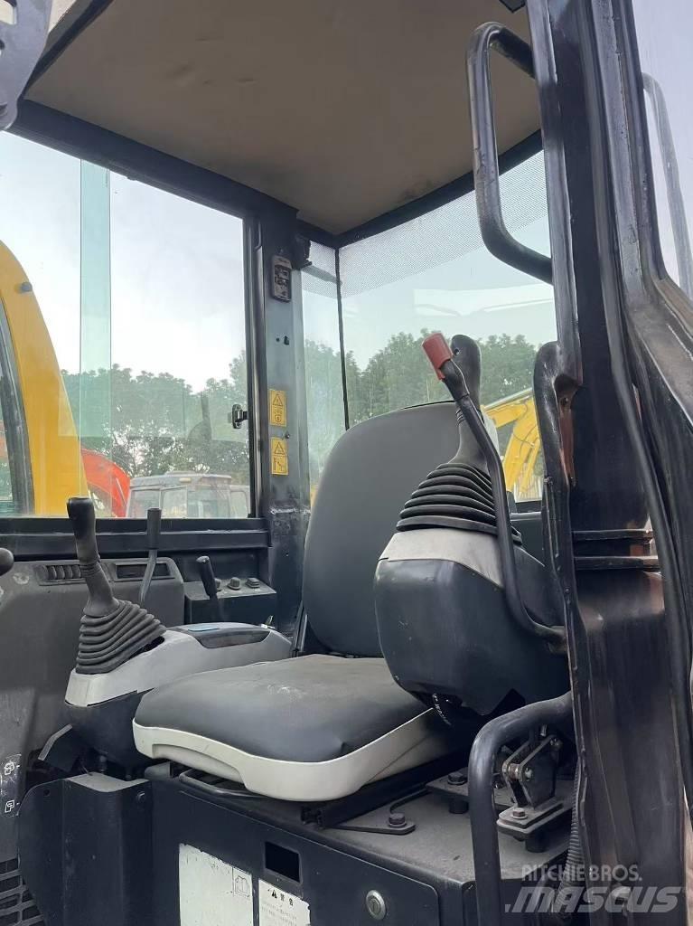 Komatsu PC 30 Paletli ekskavatörler