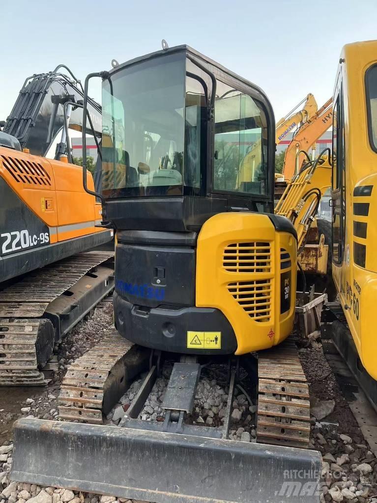 Komatsu PC 30 Paletli ekskavatörler