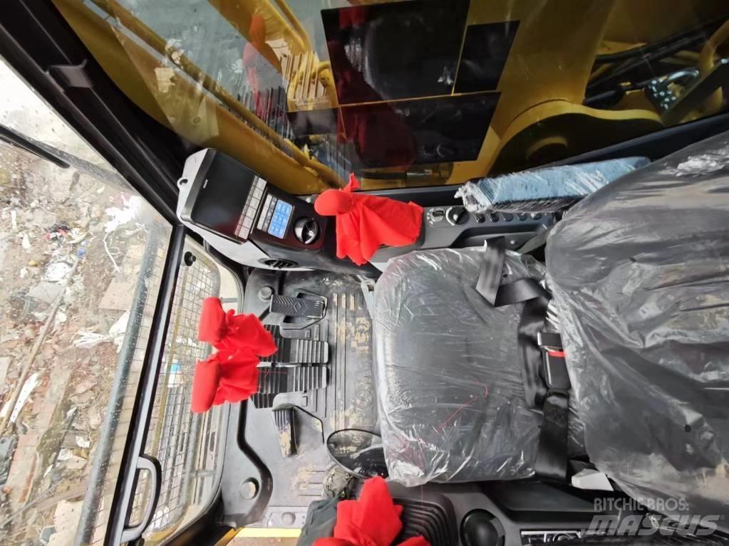 Komatsu PC 220-8 Paletli ekskavatörler