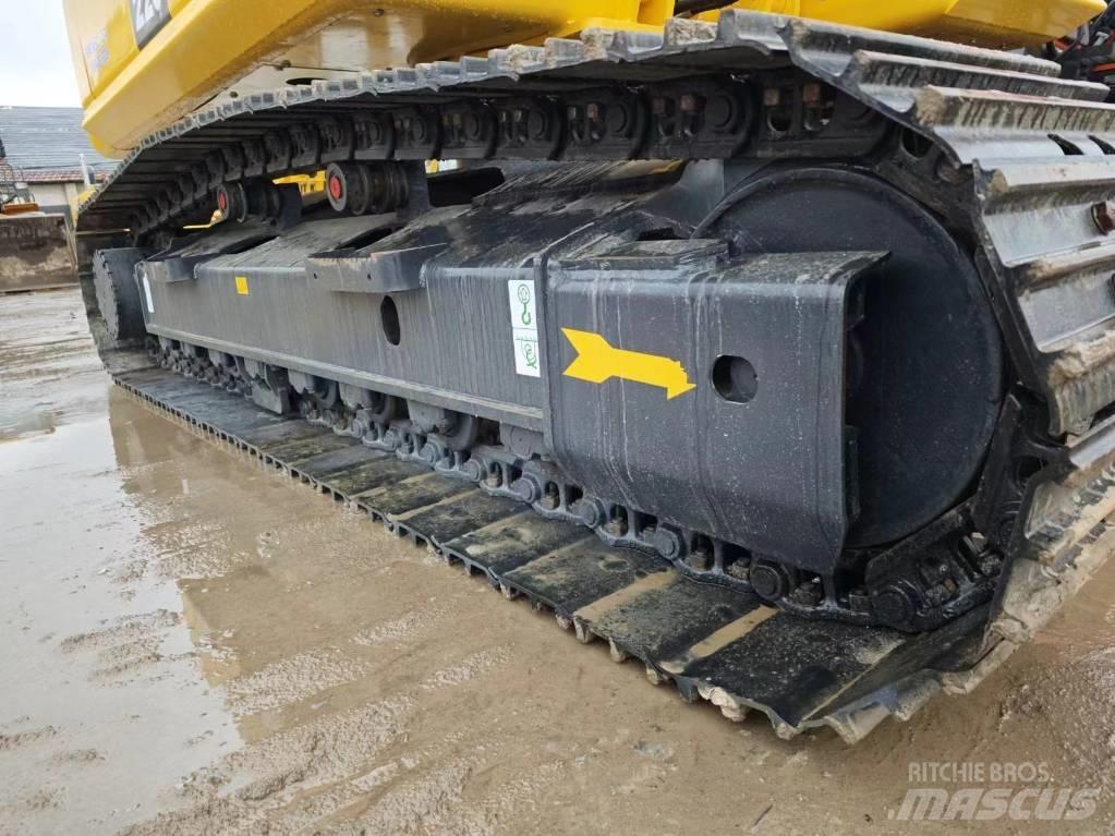 Komatsu PC 220-8 Paletli ekskavatörler