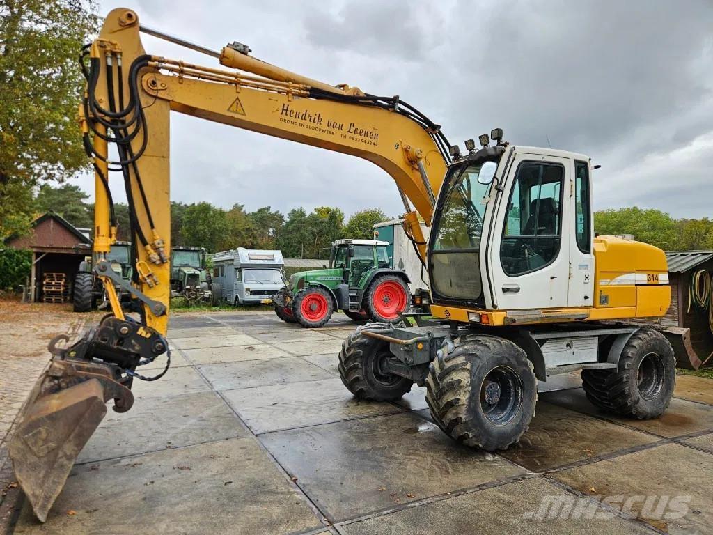 Liebherr A 314 Lastik tekerli ekskavatörler