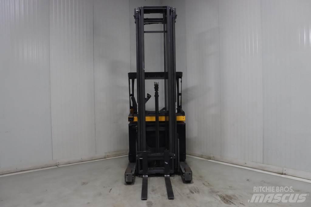 Atlet UMS160D Reach truck - depo içi istif araçları
