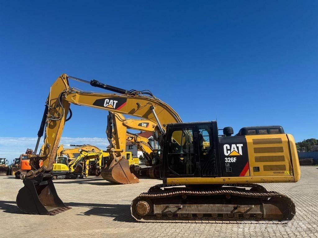 CAT 326 F LN Paletli ekskavatörler