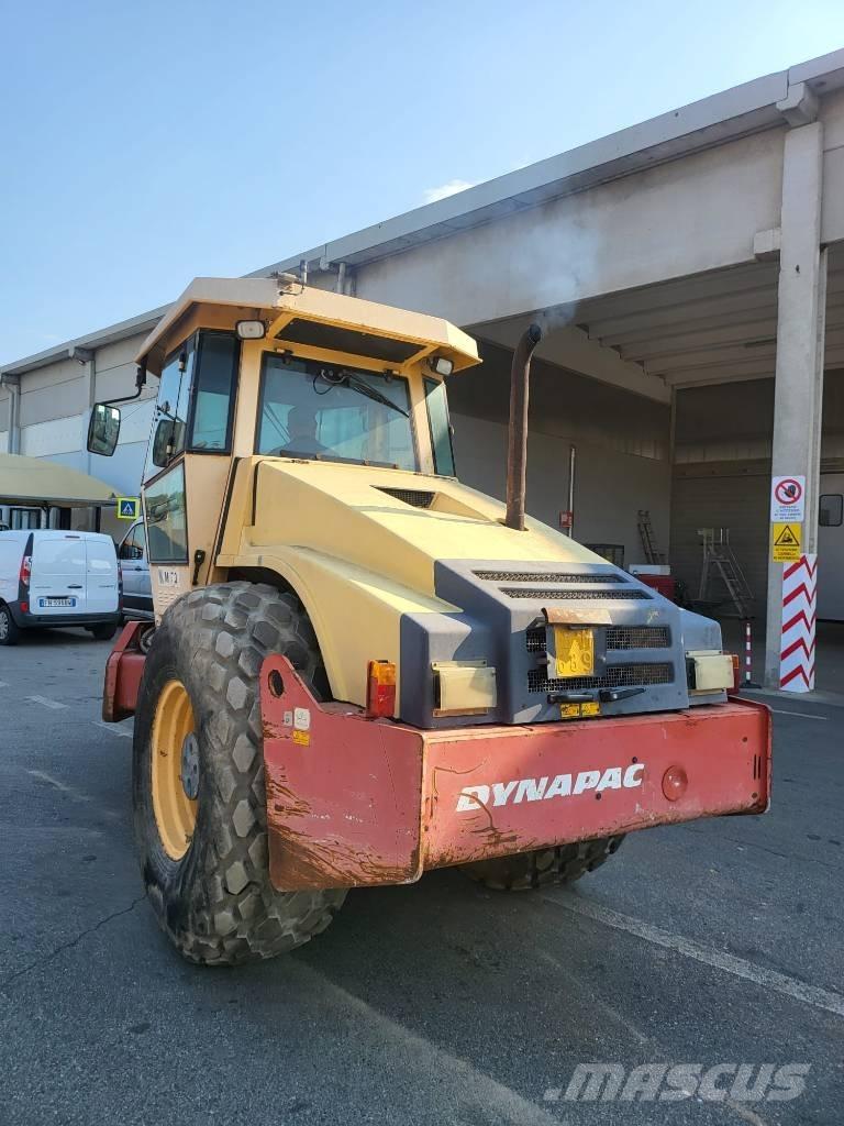 Dynapac CA 302 D Tek tamburlu silindirler