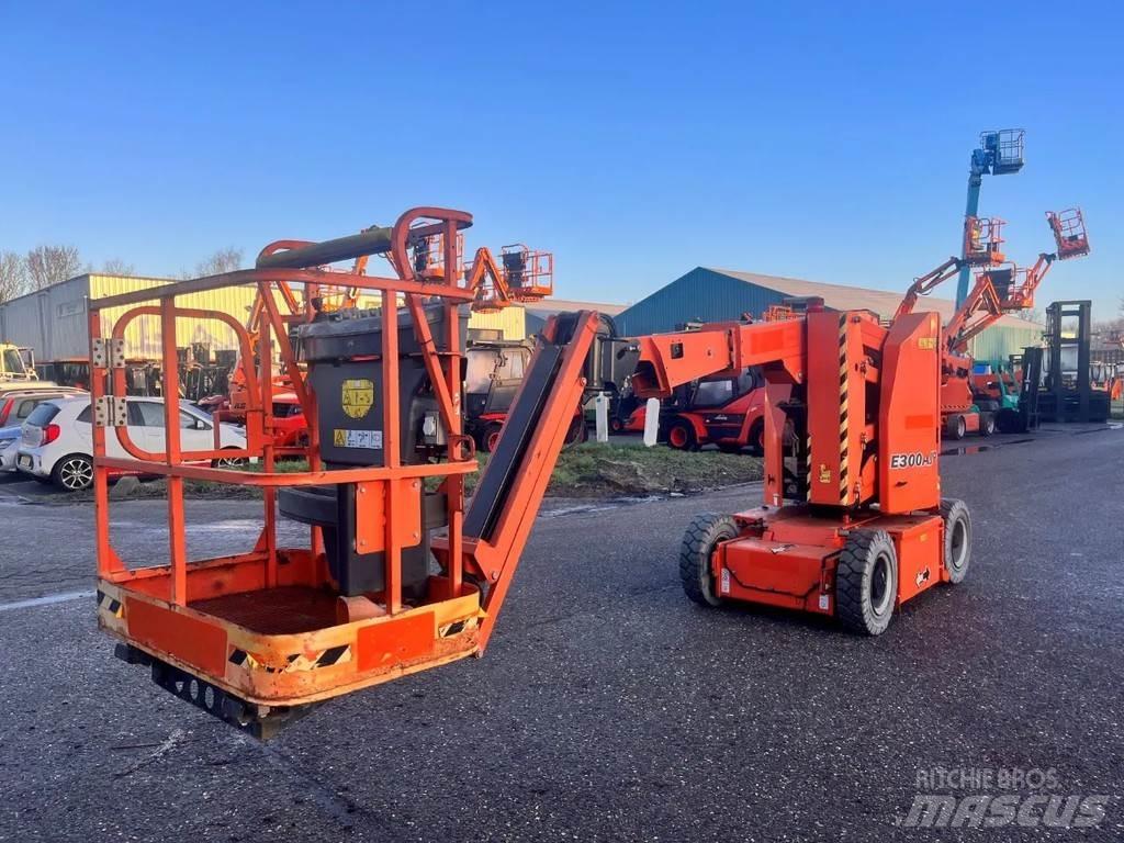 JLG E300AJP Körüklü personel platformları