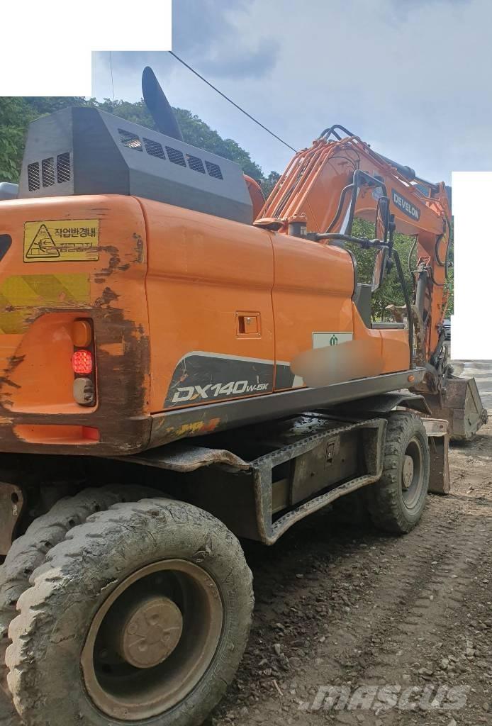 Doosan DX 140 W Lastik tekerli ekskavatörler