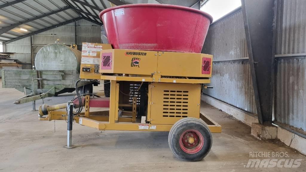 Haybuster H-835 Balya ögütücü, kesici ve açicilar