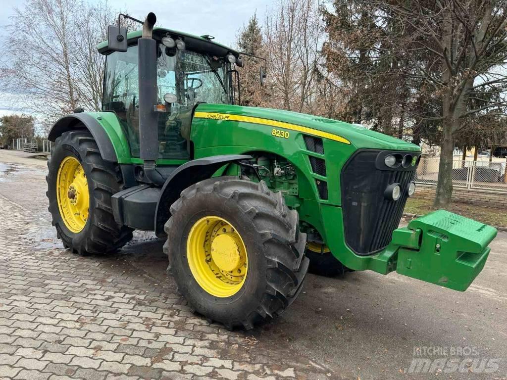 John Deere 8230 Traktörler