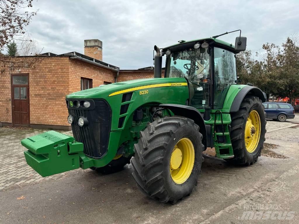 John Deere 8230 Traktörler