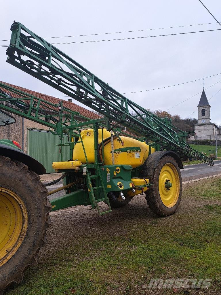 John Deere 732 Çekilir pülverizatörler
