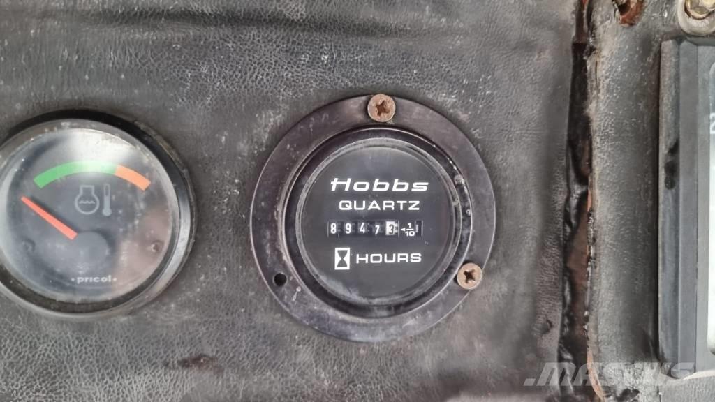 CAT Veekmas NY 15C Greyderler