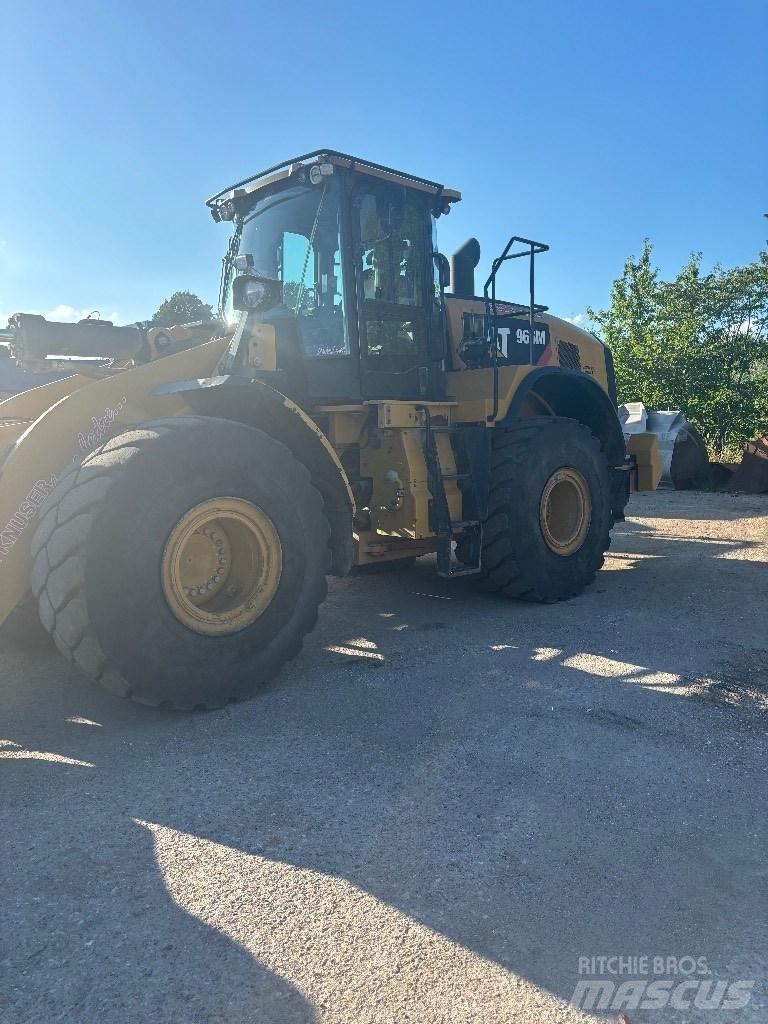 CAT 966m Tekerlekli yükleyiciler