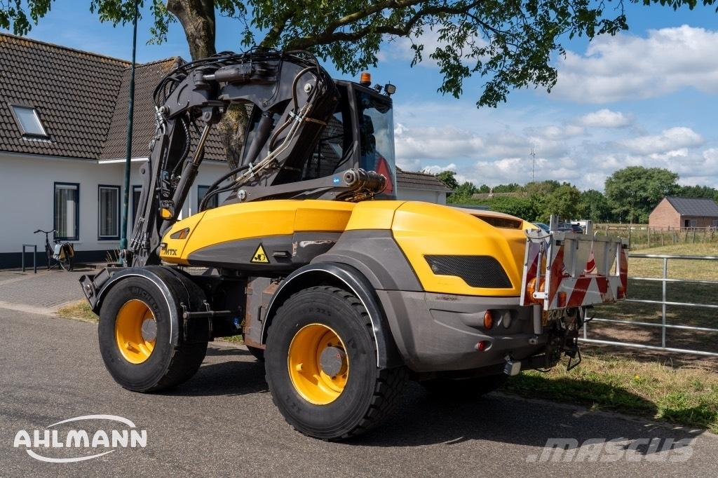 Mecalac 12 MTX Lastik tekerli ekskavatörler