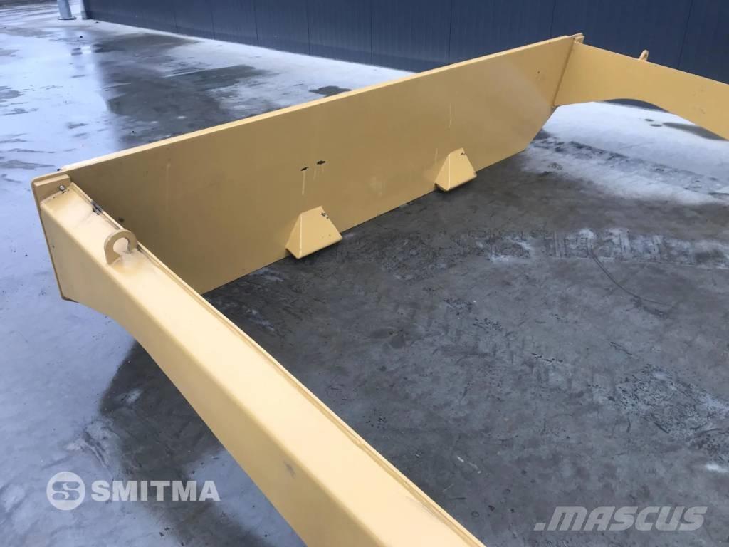 CAT 735B Arka kapaklar