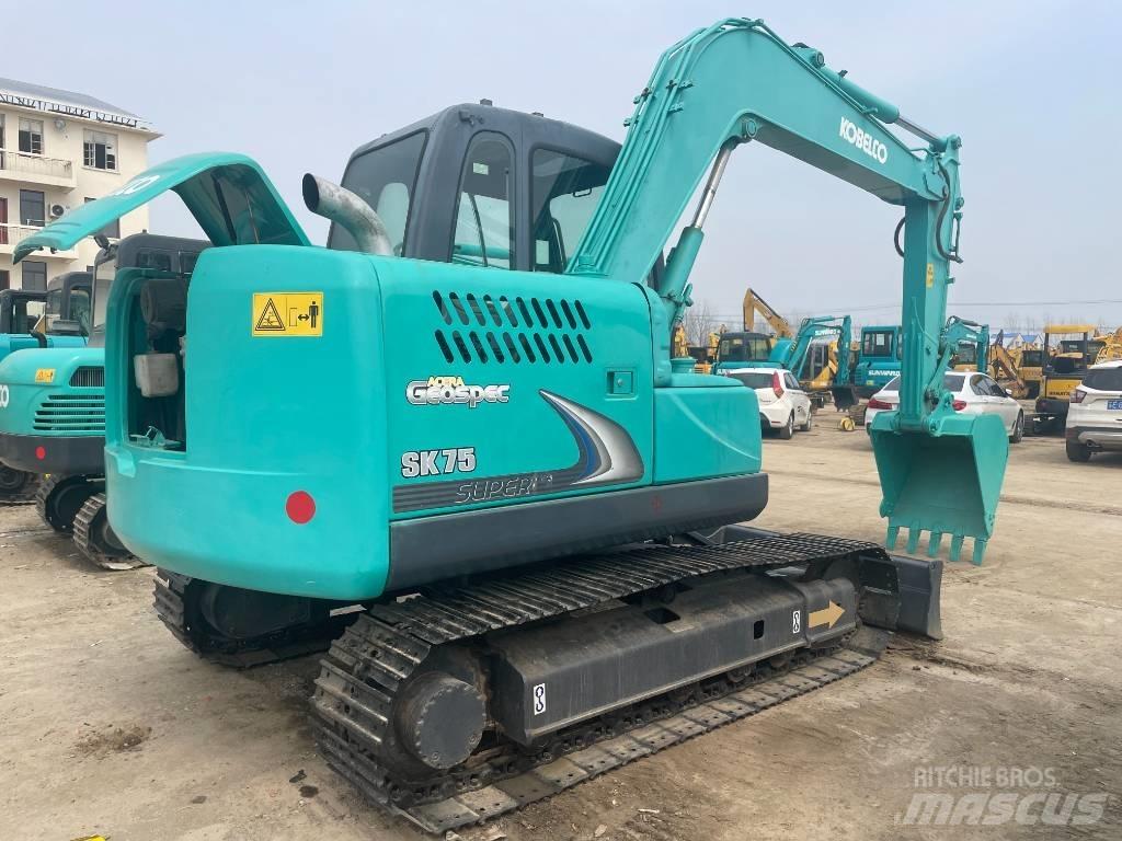 Kobelco SK 75 Mini ekskavatörler, 7 tona dek