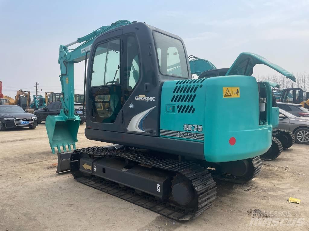 Kobelco SK 75 Mini ekskavatörler, 7 tona dek