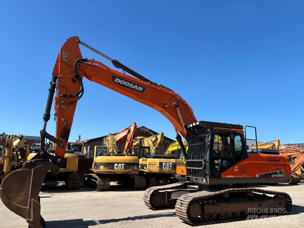 Doosan DX 255 NLC-5 Paletli ekskavatörler
