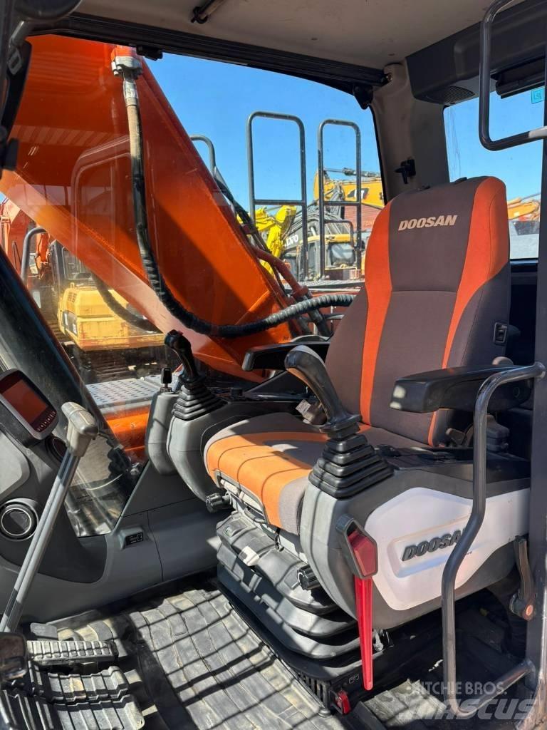 Doosan DX 255 NLC-5 Paletli ekskavatörler