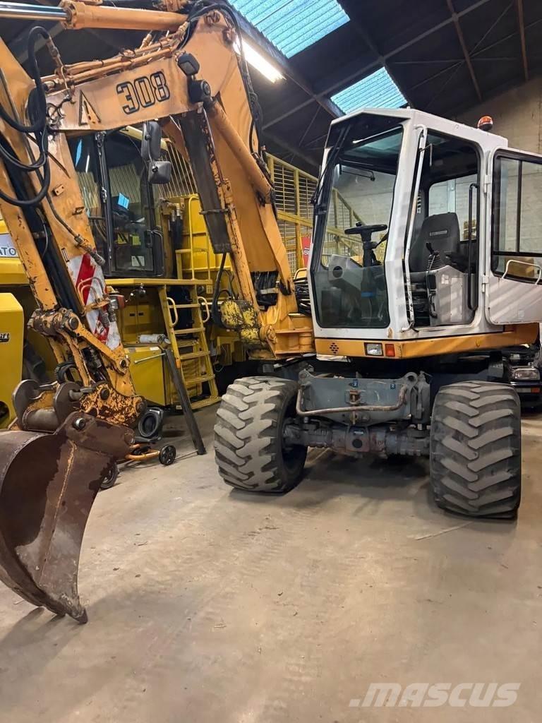 Liebherr A308 Lastik tekerli ekskavatörler
