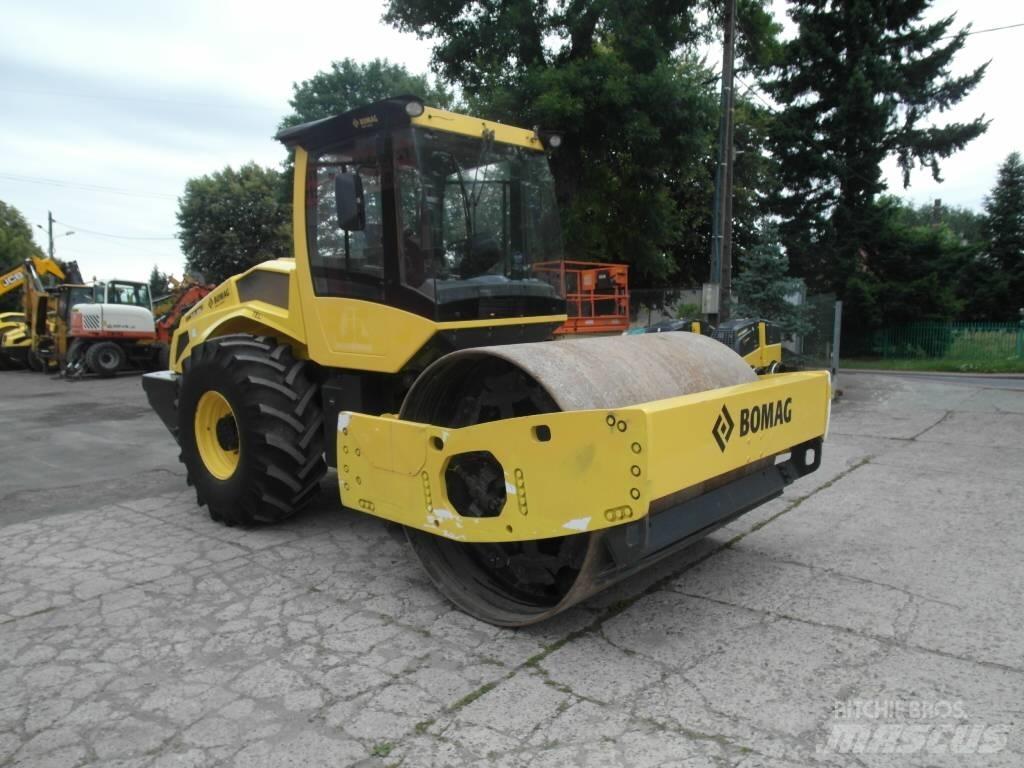 Bomag BW 213 DH-5 Tek tamburlu silindirler