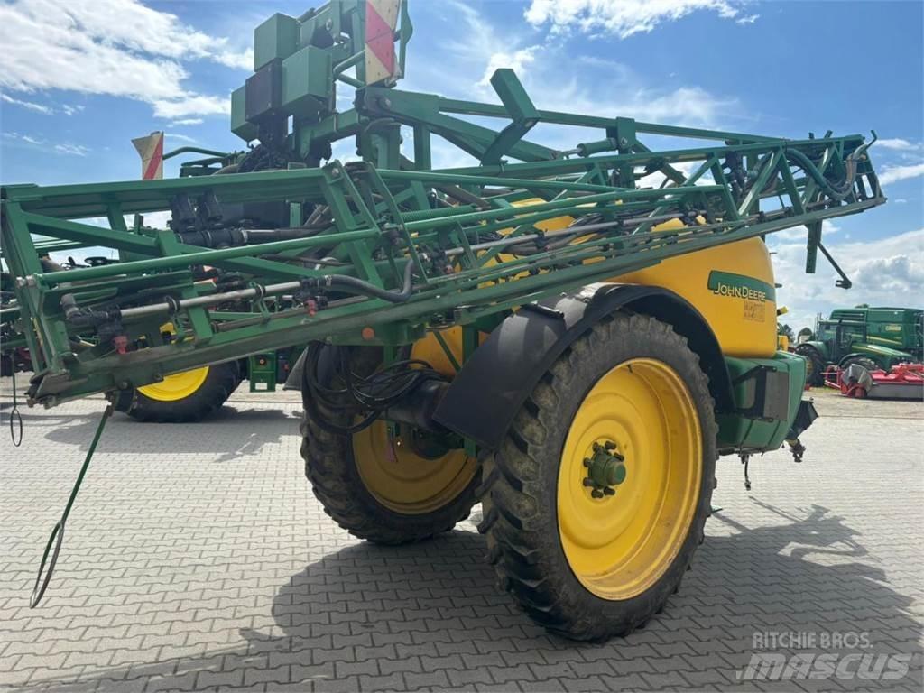 John Deere 740i Çekilir pülverizatörler