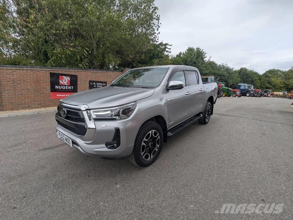 Toyota Hilux Pikaplar