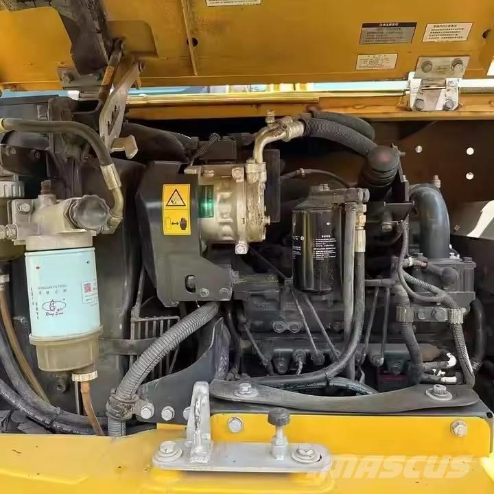 Komatsu PC 70 Paletli ekskavatörler
