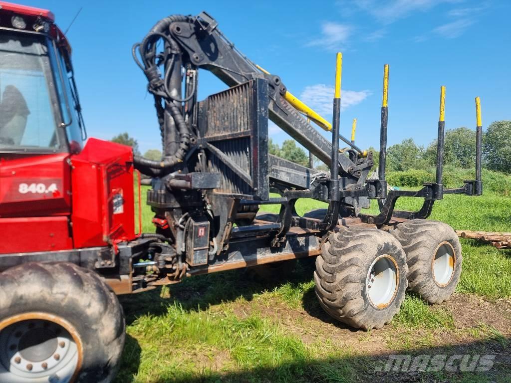 Komatsu 840.4 Tomruk yükleyici traktörler