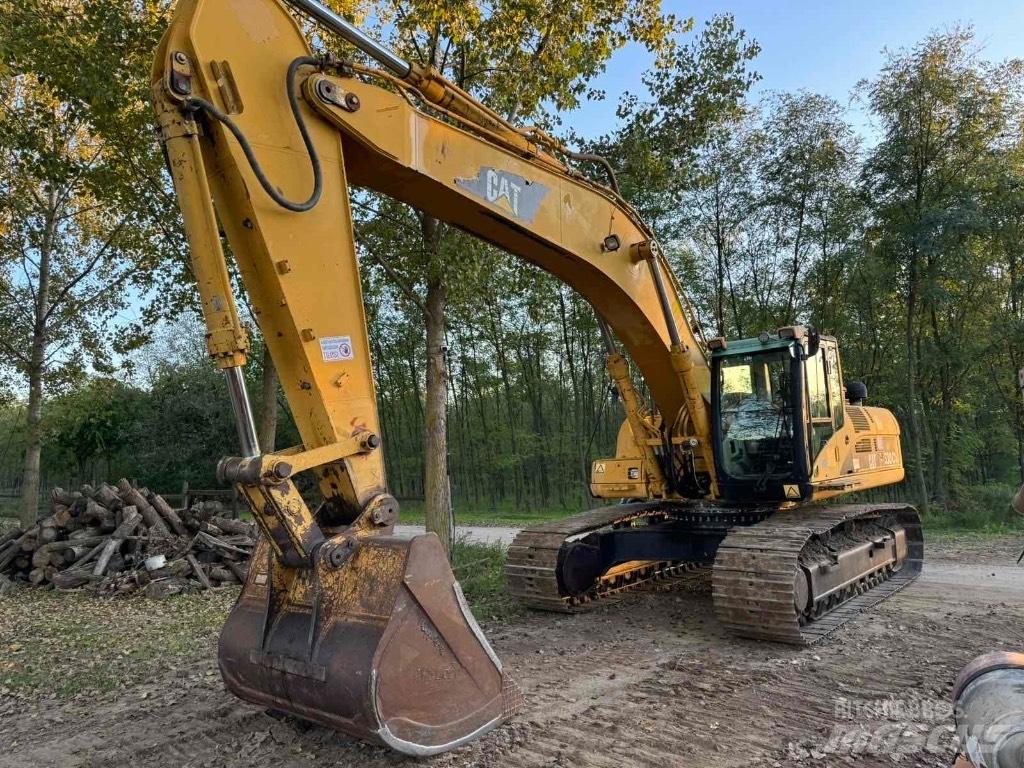 CAT 330CL Paletli ekskavatörler