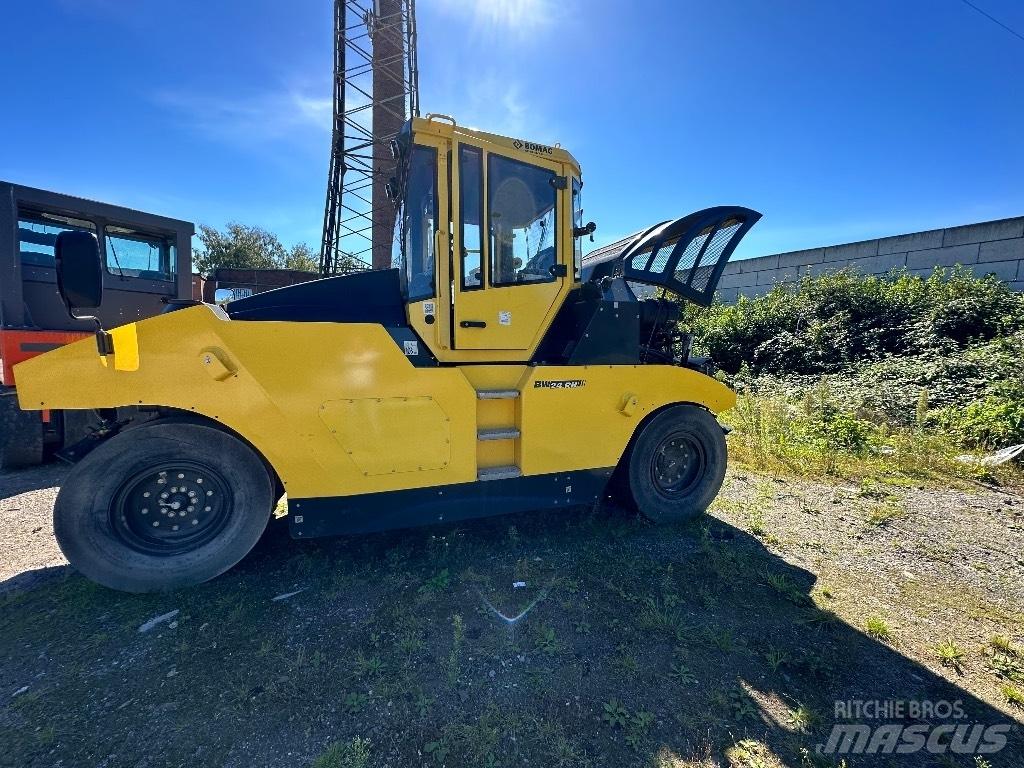 Bomag BW24RH Pnömatik lastikli silindirler