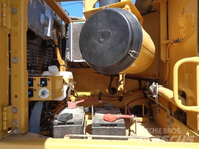 CAT 330 D L Paletli ekskavatörler