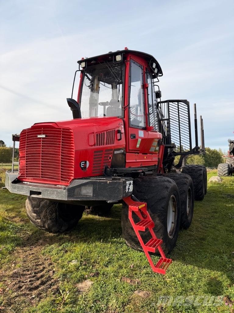 Komatsu 845 Tomruk yükleyici traktörler