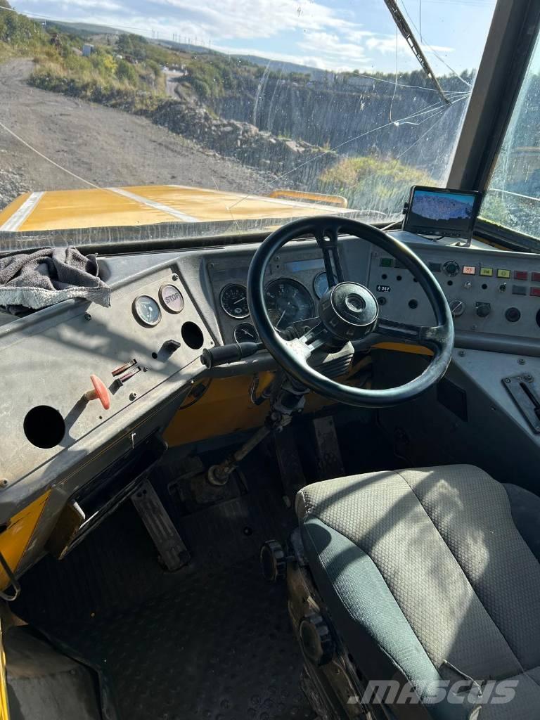 Volvo A 25 C Belden kirma kaya kamyonu