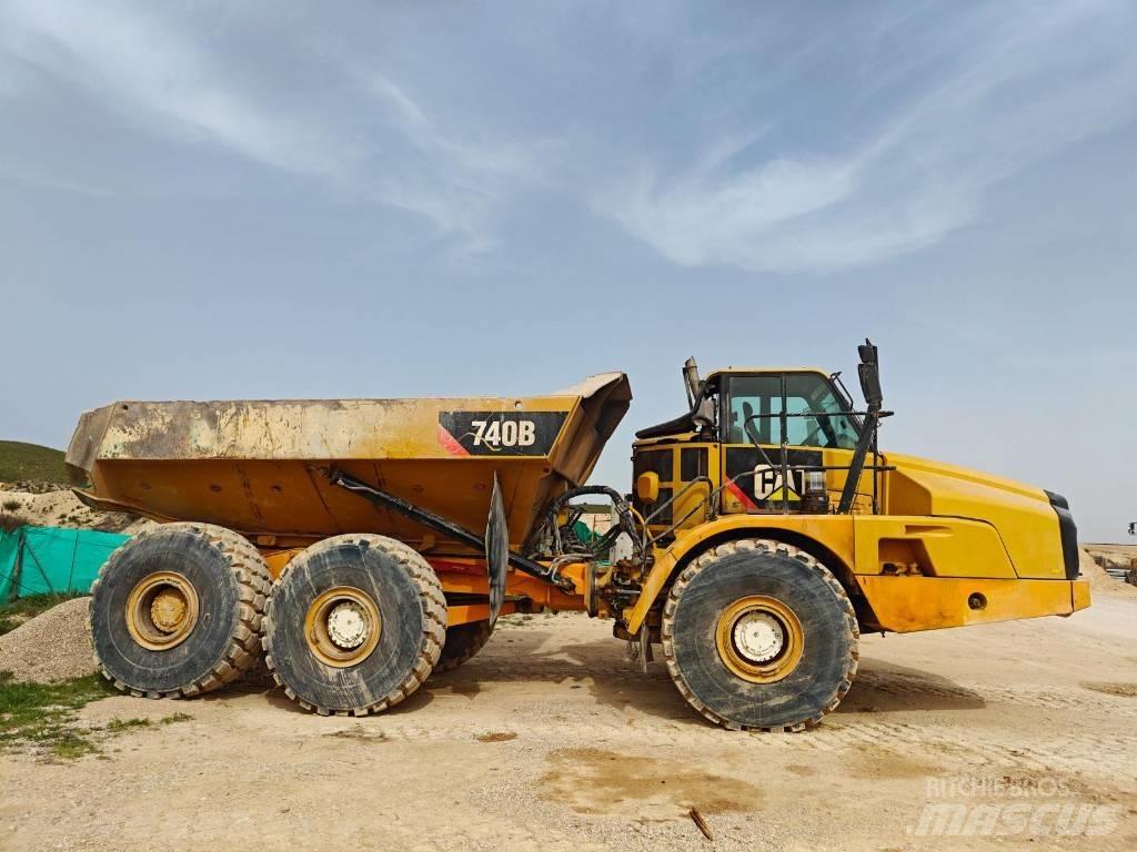 CAT 740B Belden kirma kaya kamyonu
