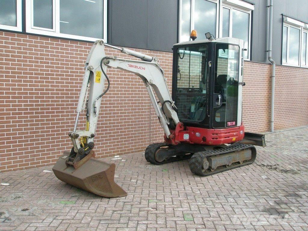 Takeuchi TB23R Mini ekskavatörler, 7 tona dek