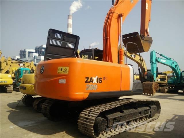 Hitachi ZX 200 Paletli ekskavatörler